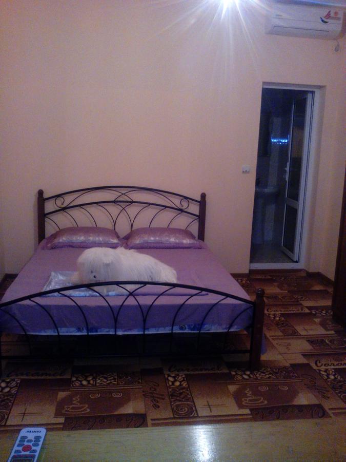 Guesthouse U Moti New Athos Esterno foto
