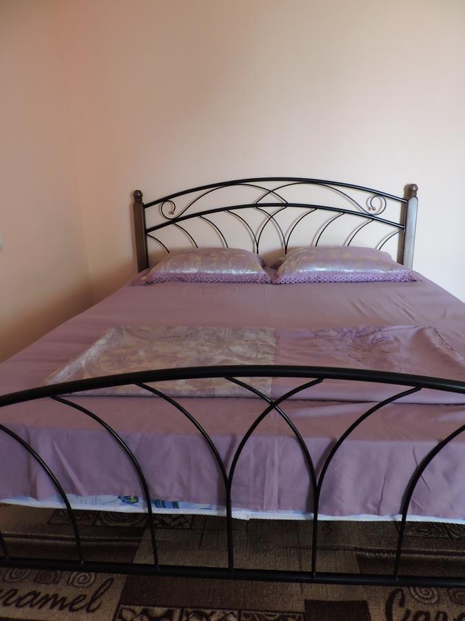 Guesthouse U Moti New Athos Esterno foto