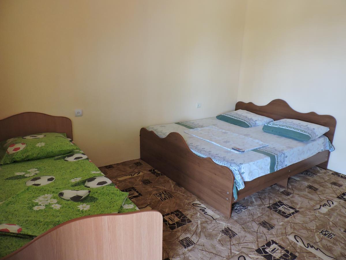 Guesthouse U Moti New Athos Esterno foto