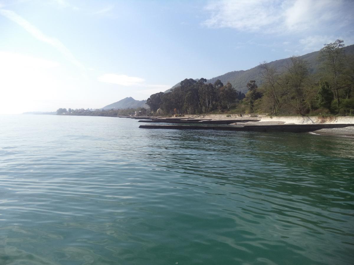 Guesthouse U Moti New Athos Esterno foto
